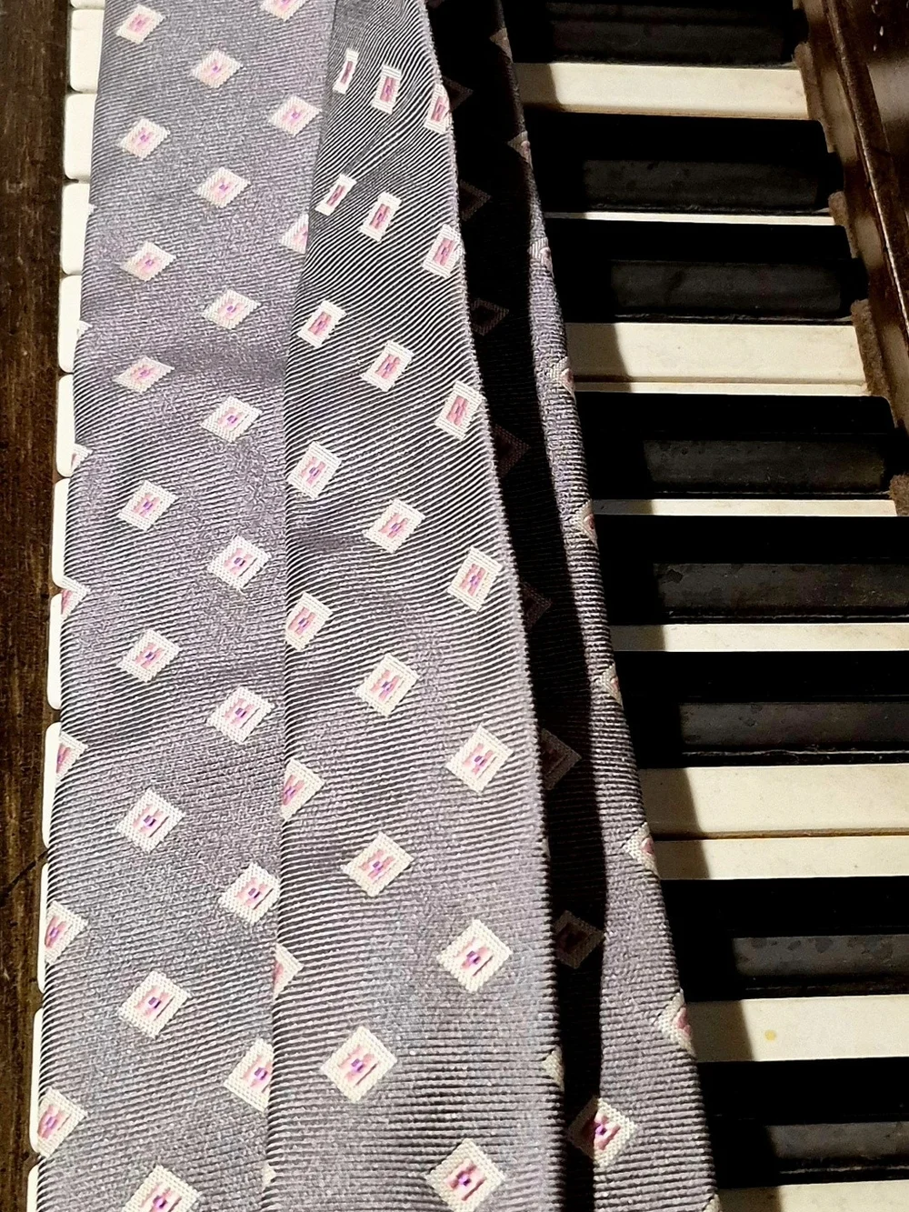 NWT Altea Milano Silk Tie Gray Geometric Pink Motif Made In Italy Luxury
